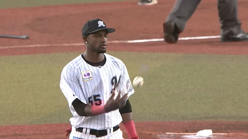 2回表・Mエチェバリア ボテボテのゴロをランニングスローで華麗に捌く!!