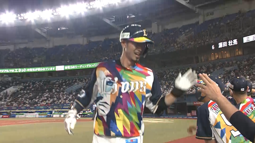 5回表・L外崎 レフトスタンドに飛び込む2ランホームラン!!