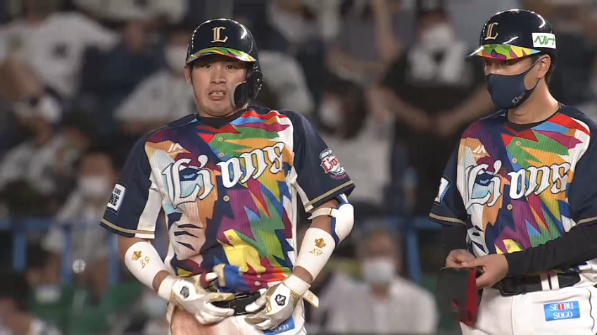 8回表・L岸 センター前へのタイムリーヒットで点差広げる!!