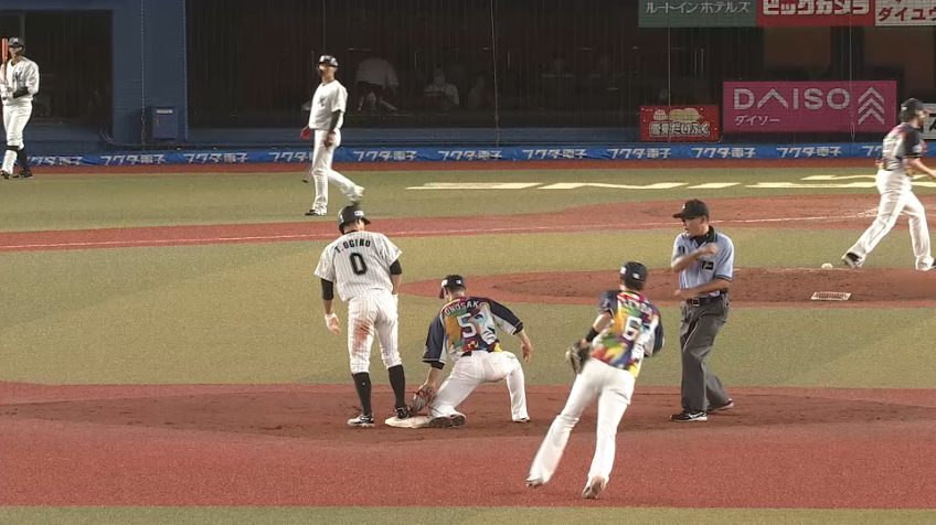 5回裏・L森 完璧な送球で俊足荻野の盗塁を阻止!!