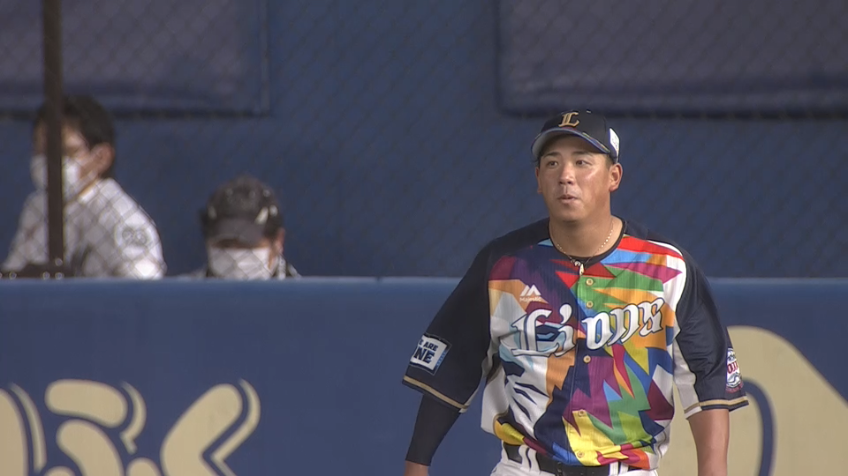 7回裏・L愛斗 ライトへの強い当たりをバックハンドでジャンピングキャッチ!!