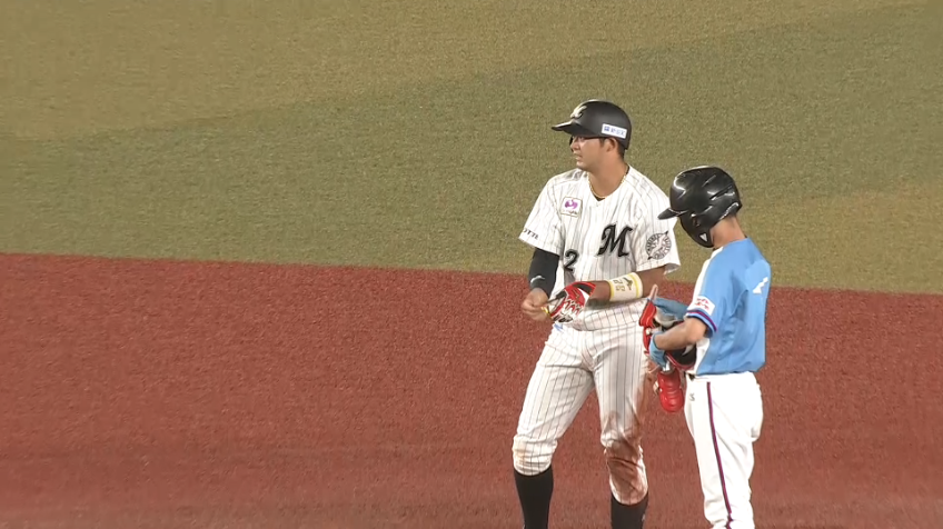 8回裏・M佐藤 変化球を上手く捉えて同点のタイムリーヒット!!