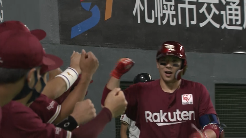 4回表・E炭谷 レフトスタンドへ今季第2号のソロホームランを放つ!!