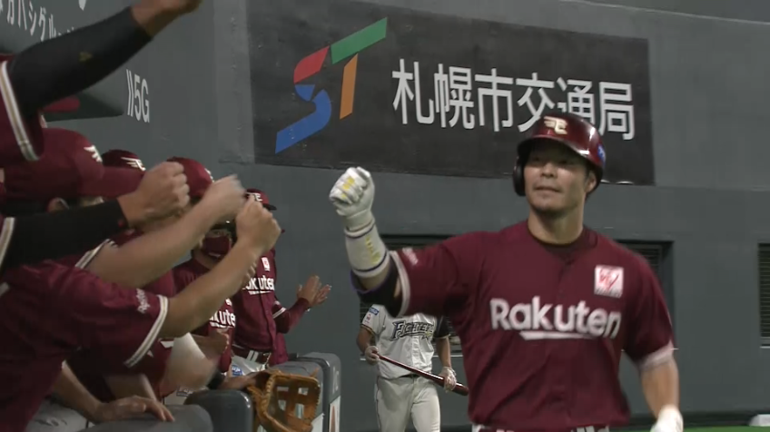 8回表・E島内 右中間スタンドへソロホームラン!!