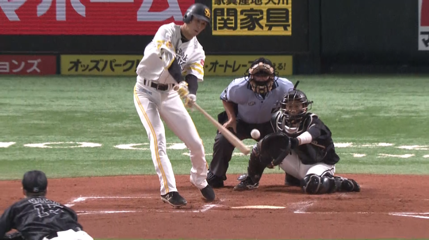 6回裏・H三森 空中に浮いたままセンター前へ運ぶ!!