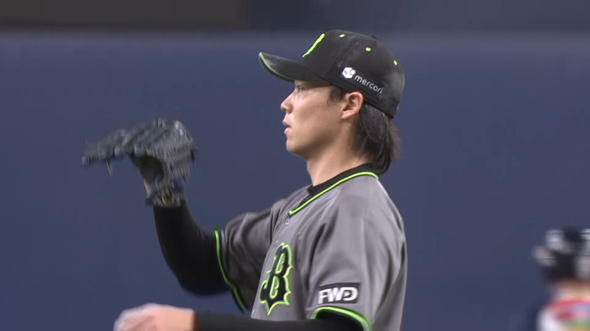 2回表・B山崎福 ピッチャーライナーを素晴らしい反応でキャッチ!!