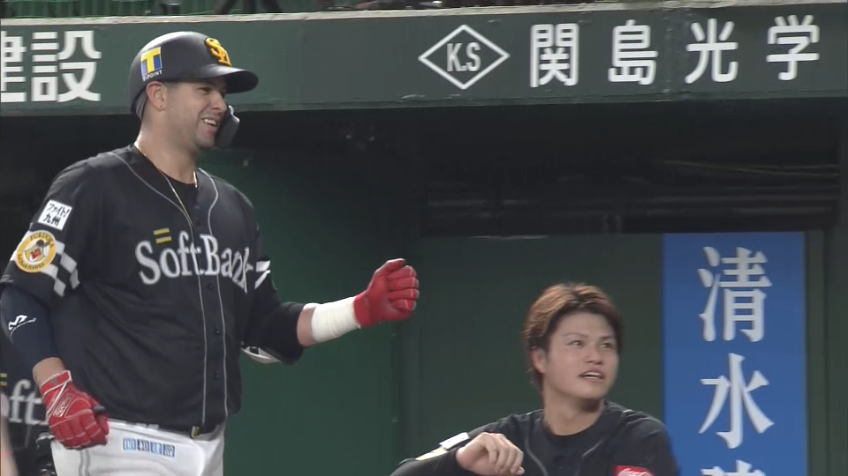 8回表・Hアルバレス 初打点＆初猛打賞!! ショートの頭上を越えるタイムリーヒット!!