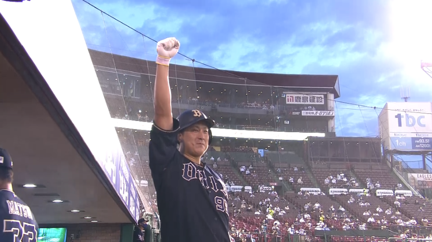 2回表・B杉本 すぐさま第20号ソロホームランで試合を振り出しに戻す!!