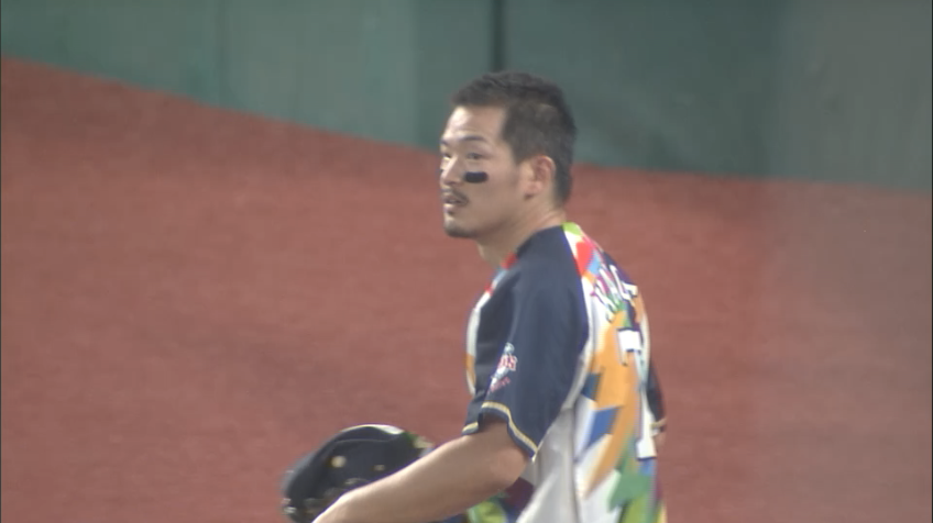 4回表・L川越 ブルペンに落下しながらも、ファールフライをナイスキャッチ!!