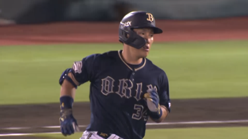 4回表・B吉田正 バックスクリーンへソロホームランを放ち反撃の狼煙をあげる!!