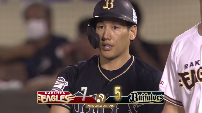 7回表・B吉田正 バットの先で上手く拾ったライト前へのタイムリーヒット!!