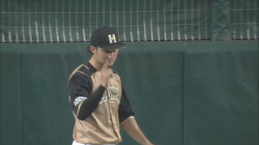 4回裏・F淺間 フェンス際の打球をジャンピングキャッチ!!