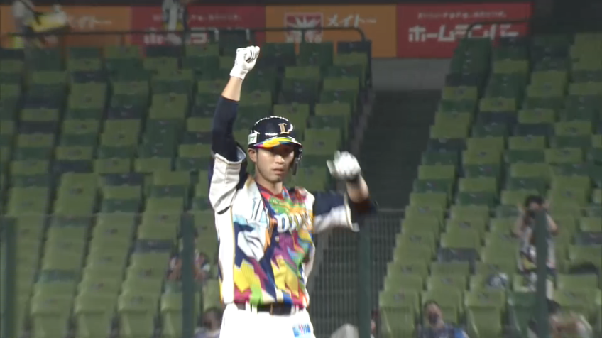 5回裏・L外崎 センターオーバーの2点タイムリー2ベースヒット!!