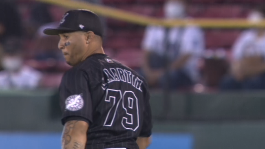 6回裏・Mマーティン ライナー性の打球をスライディングキャッチ!!