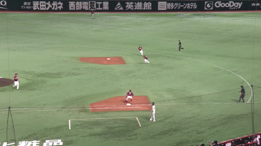 3回裏・E浅村 軽快な動きでゴロを捌く!!