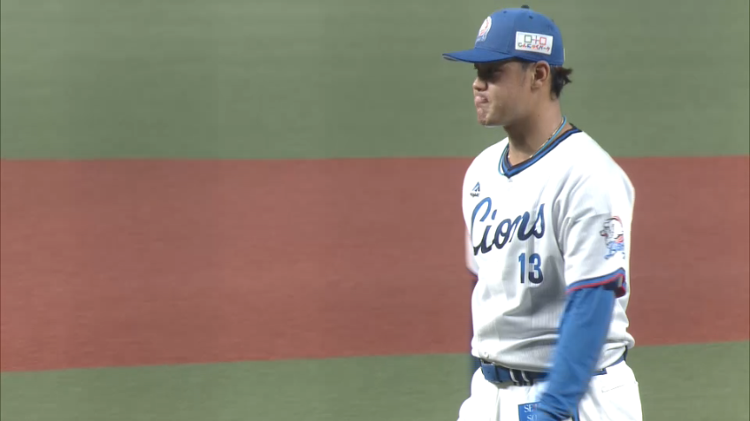 2回表・L高橋光成 インコースへ攻めた投球!! H上林から見逃し三振を奪いガッツポーズ!!