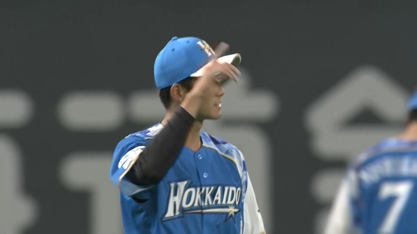 1回表・F石井 レフト前に落ちそうなフライを果敢に追い、見事にキャッチ!! ナイスプレーを魅せる!!