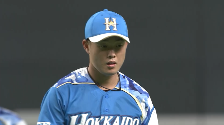 8回表・F高濱 華麗なバックホーム送球でアウトをもぎ取る!!