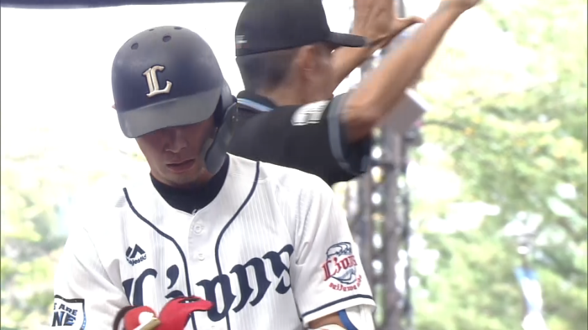 1回裏・L岸 初回からチャンスを作る3ベースヒットを放つ!!