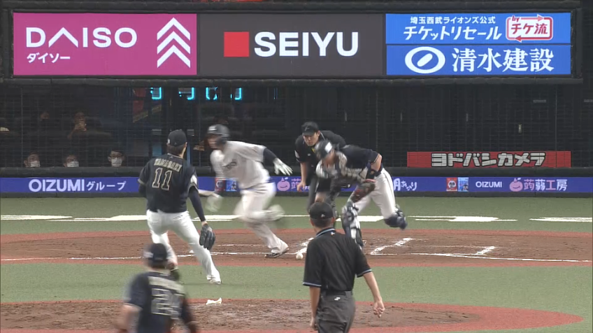 7回裏・B伏見 素早い送球でバントをダブルプレーに仕留める!!