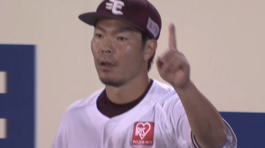 4回表・E島内 フェンスを恐れないファインプレーで早川を助ける!!