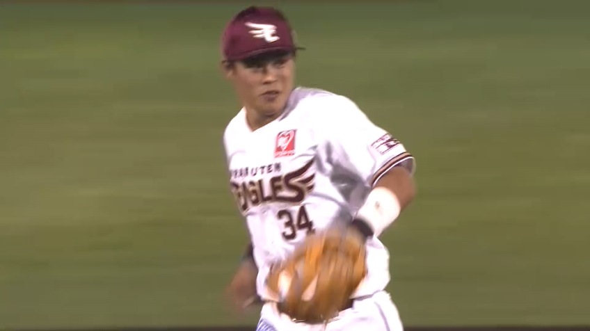 3回表・E山﨑剛 センター前に抜けそうな鋭い当たりに追いつく好守を見せる!!