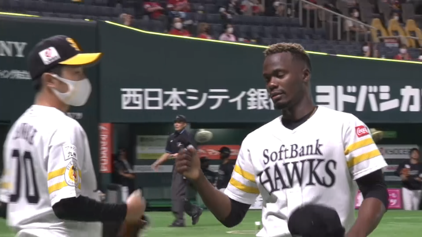 8回表・Hモイネロ 復帰登板で1イニングを3者凡退に抑える完璧なリリーフ!!