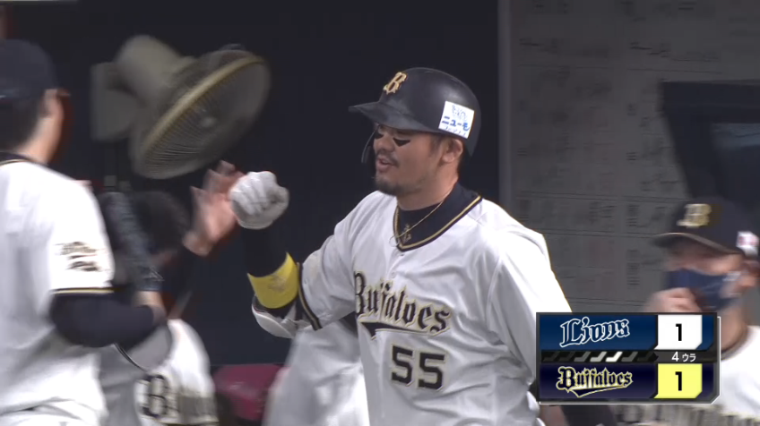 4回裏・BＴ-岡田 特大な同点ホームランをライトへ放つ!!