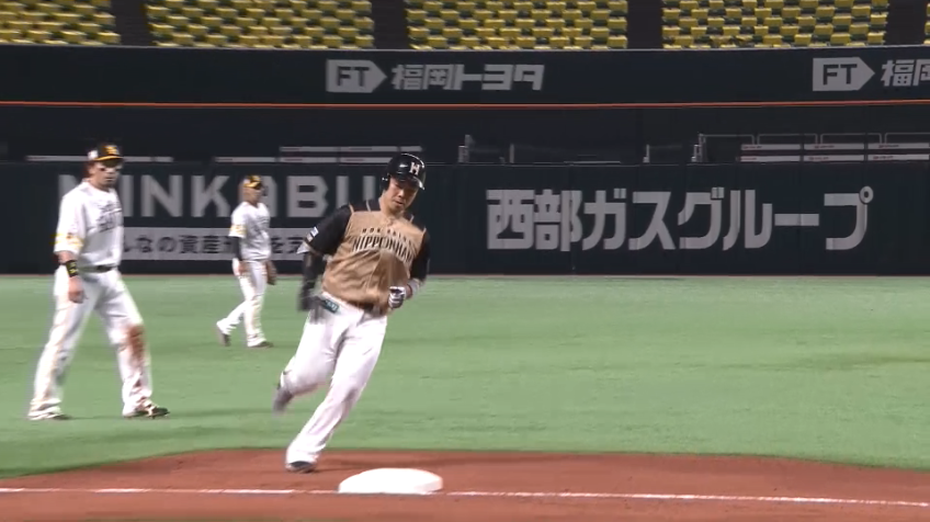 4回表・F近藤 落ちる打球を拾い上げた先制ホームラン!!