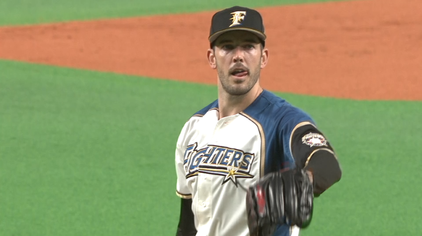 2回表・F近藤 右中間へ飛んだ打球を見事にキャッチ!! チームを救うプレーとなった!!