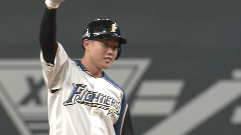 7回裏・F高濱 ライトの頭上を超える勝ち越しのタイムリー2ベースヒットを放つ!!