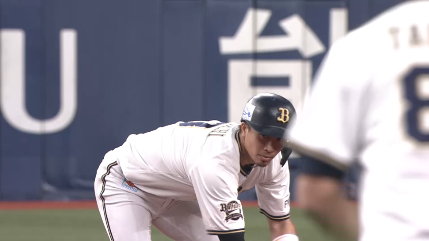 4回裏・B安達 フェンス直撃の2ベースヒット!!