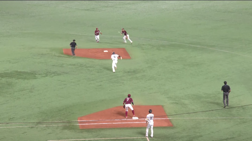 6回裏・E浅村・山崎剛 センターに抜けそうな打球も二遊間の素晴らしい連携プレーでダブルプレーにする!!