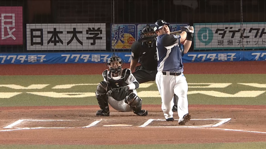 6回表・L中村 レフトスタンドへホームランを放つ!!