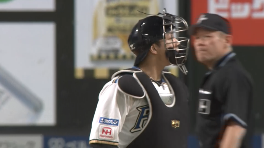 1回表・F宇佐見 盗塁リーグトップのM和田を素早い送球でアウトにする!!