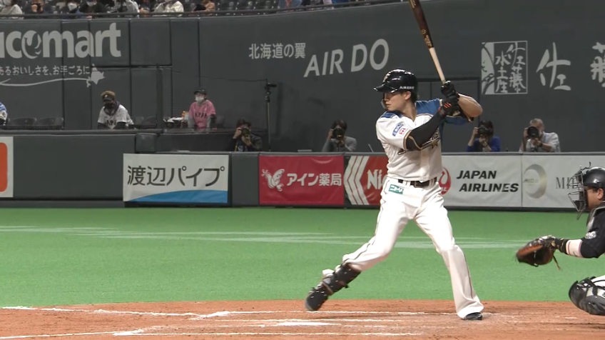 7回裏・F西川 ライトへの勝ち越しタイムリーヒットを放つ!!