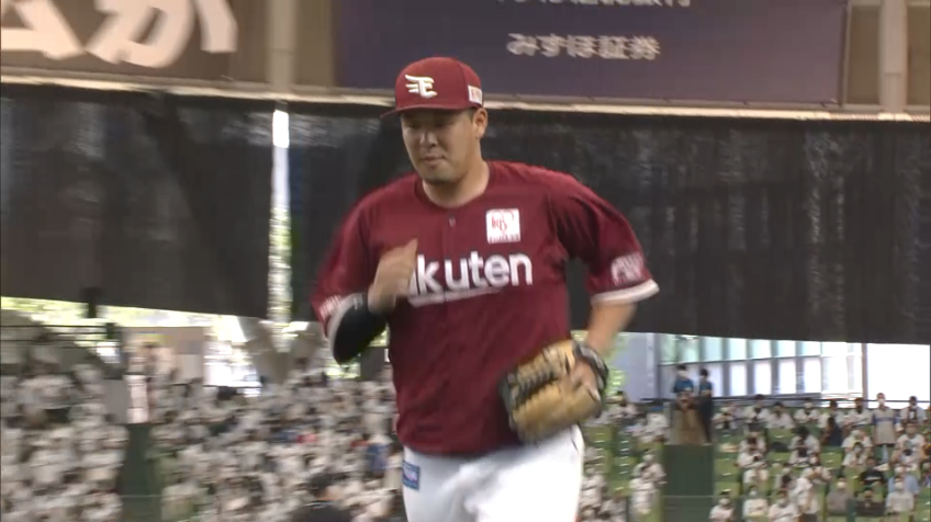 2回裏・E浅村 弾かれた打球をナイスフォロー!!