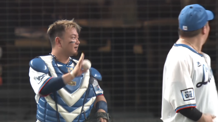 8回表・L森 ファウルフライをダイビングキャッチ!!