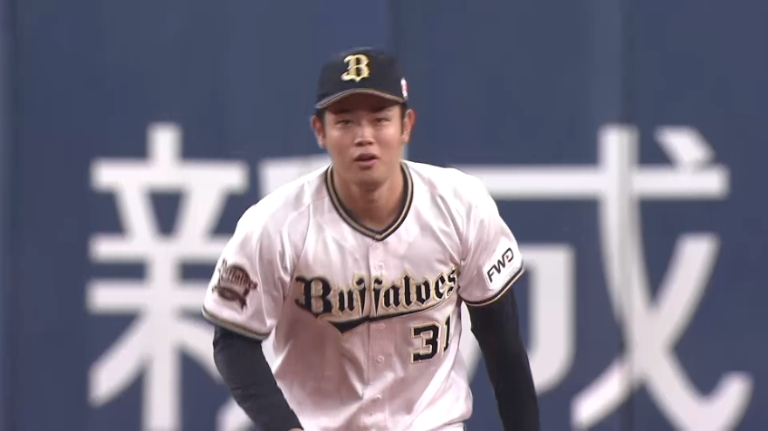 6回表・B太田 センター前に抜けそうな当たりを上手く捌いた!! 先発の田嶋を助けるダブルプレーを奪う!!