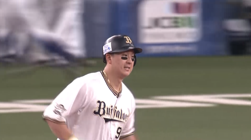 6回裏・B杉本 これぞ4番!! 先制の2ランホームランを放つ!!