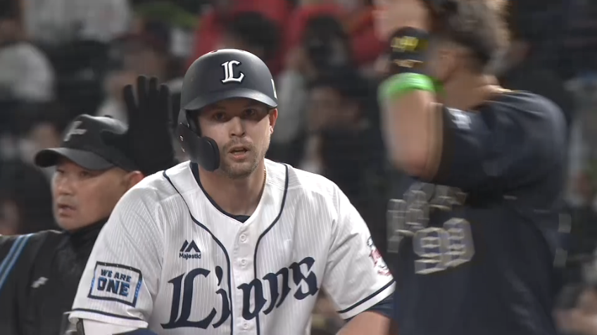 7回裏・Lオグレディ 来日初ヒットを放つ!!