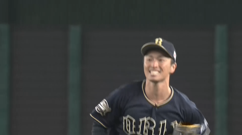 7回裏・B福田周平 気迫のこもったダイビングキャッチ!!