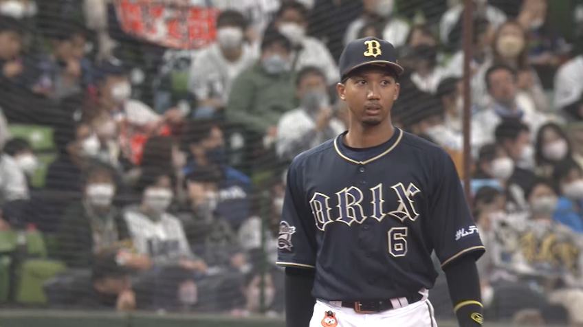 5回裏・B宗佑磨 ライン際の打球を軽快に捌く!!