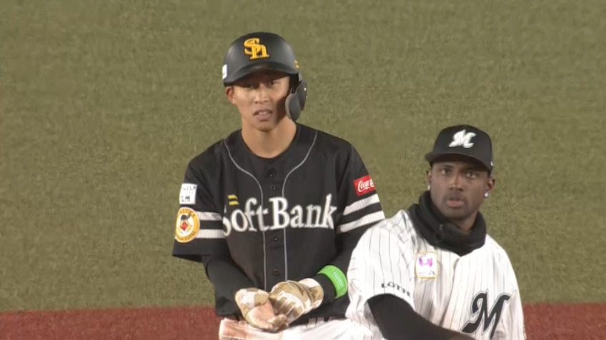 10回表・H野村勇 完璧なスタート!! 重要な場面でプロ初盗塁を決めた!!