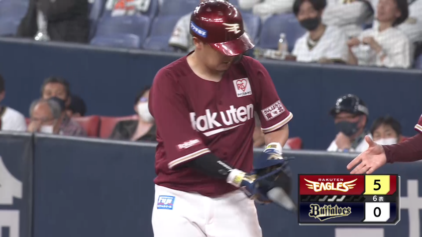 6回表・E浅村栄斗 本日猛打賞!! 3安打目はライトへのタイムリーヒット!!