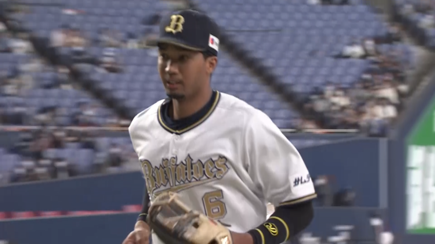 6回表・B宗佑磨 ボテボテのゴロを華麗なランニングスローで捌く!!