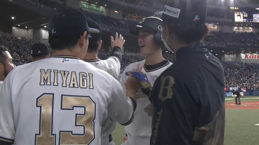 5回裏・B佐野皓大 打った瞬間!! 今季第1号はレフトスタンドへ同点に追いつく2ランホームラン!!