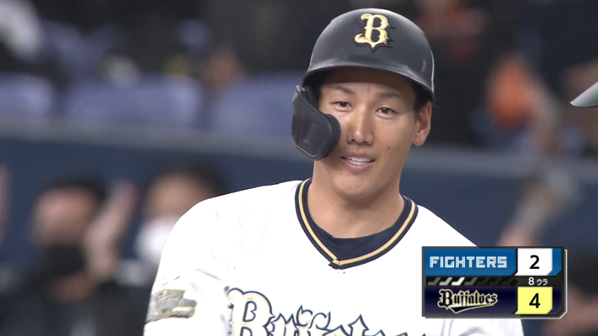 8回裏・B吉田正尚 頼れる4番!! センターへ勝ち越しの2点タイムリーヒット!!