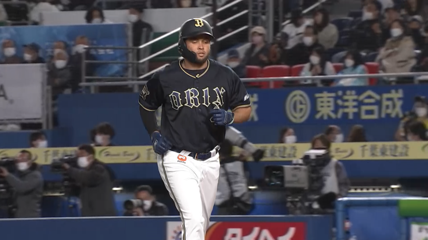 7回表・Bバレラ 結果はアウトも打席内でステップ!! 変化球対応への工夫をみせる!!