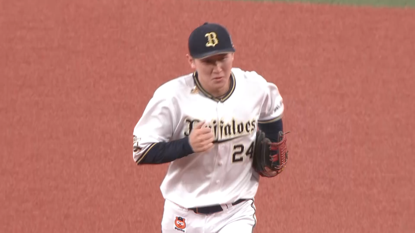 2回表・B紅林弘太郎 先制点は与えない!! ピッチャーを助ける華麗な守備を見せる!!